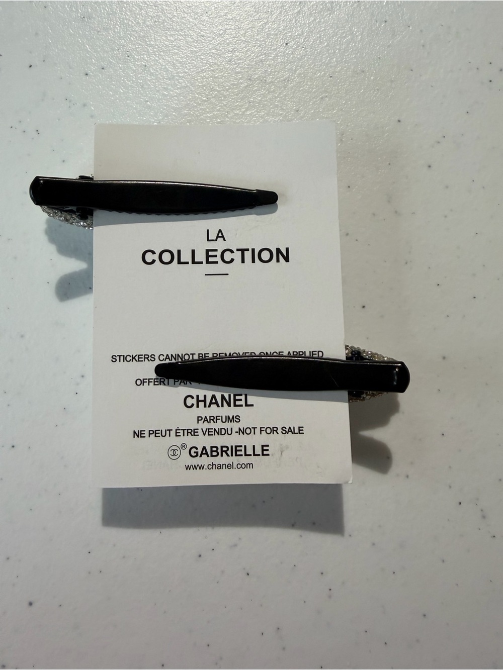 Chanel Gift with Purchase hair clips - Picture 5 of 5